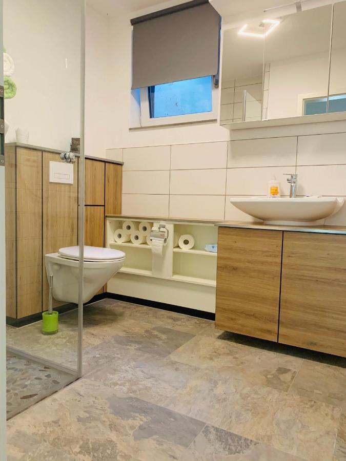 Firmen & Ferienwohnung Brecht 1 Waibstadt Eksteriør billede
